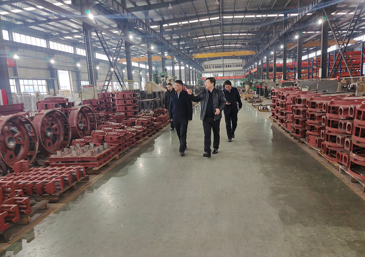 長豐縣縣委常委、雙鳳開發(fā)區(qū)領(lǐng)導蒞臨我司調(diào)研