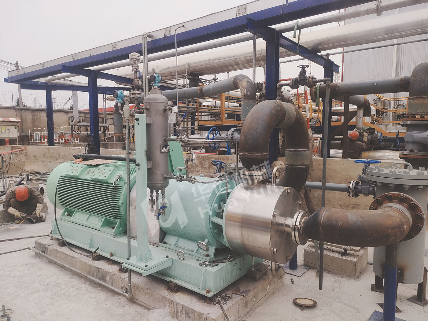 我司為某石化集團(tuán)定制的大型乳化泵使用現(xiàn)場